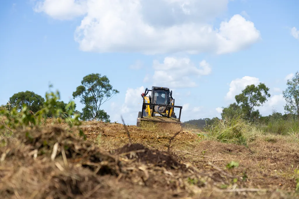 Vegetation management equipment and operator